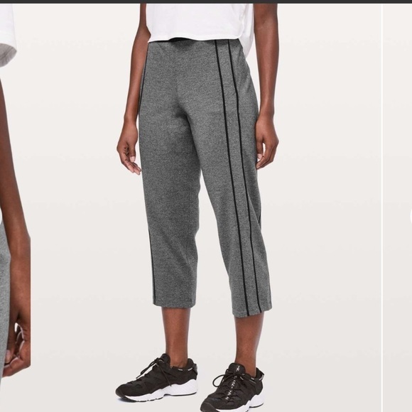 Lululemon Light Strides Crop *23 - Picture 3 of 9